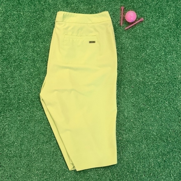 Cutter & Buck Pants - Women Cutter and Buck golf/athletic shorts. Size 8.